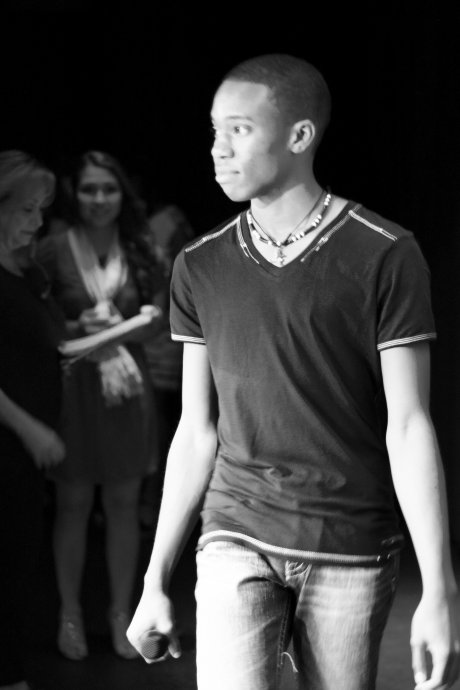 AnthonyMinnis_BlackAndWhite_EntersStage_Donna_Ninfa_InWings_IMG_0233